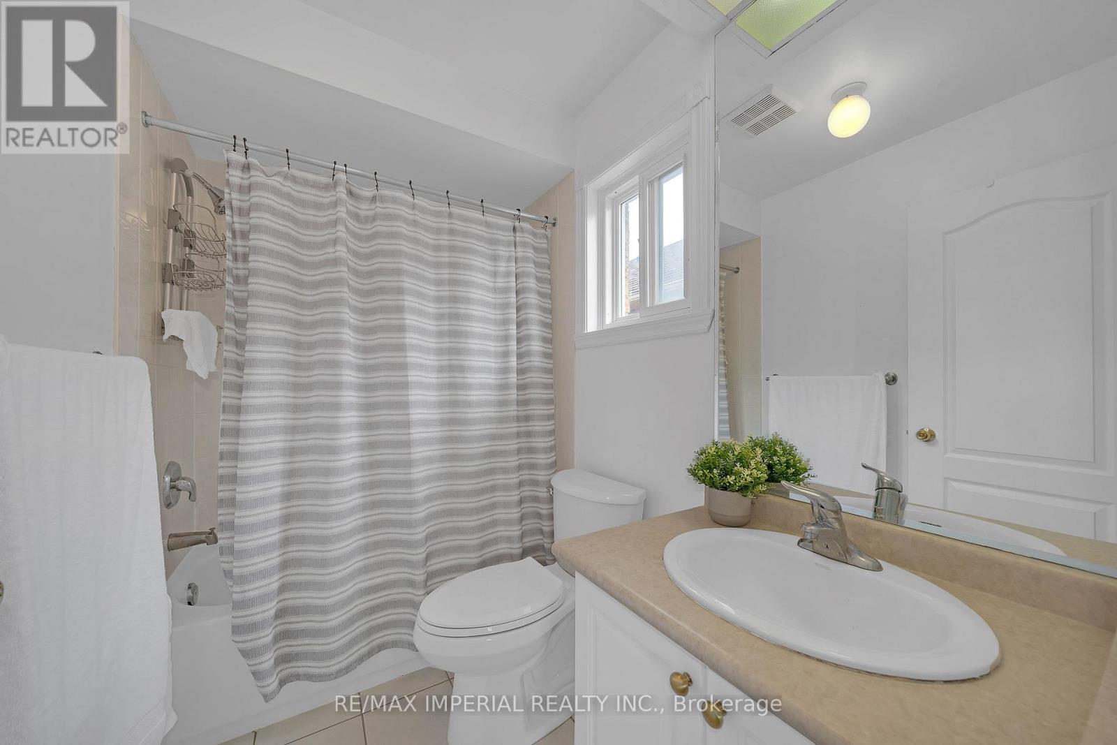 33 Del Francesco Way, Vaughan, Ontario  L6A 3K8 - Photo 36 - N12140985