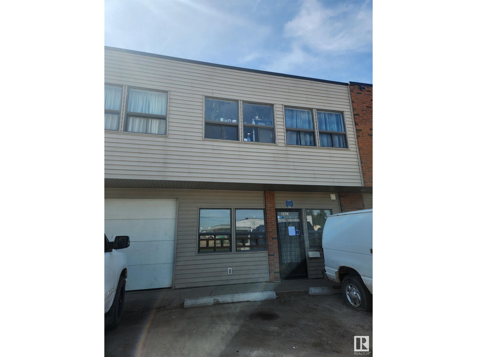21123 108 AV NW, Edmonton, Alberta
