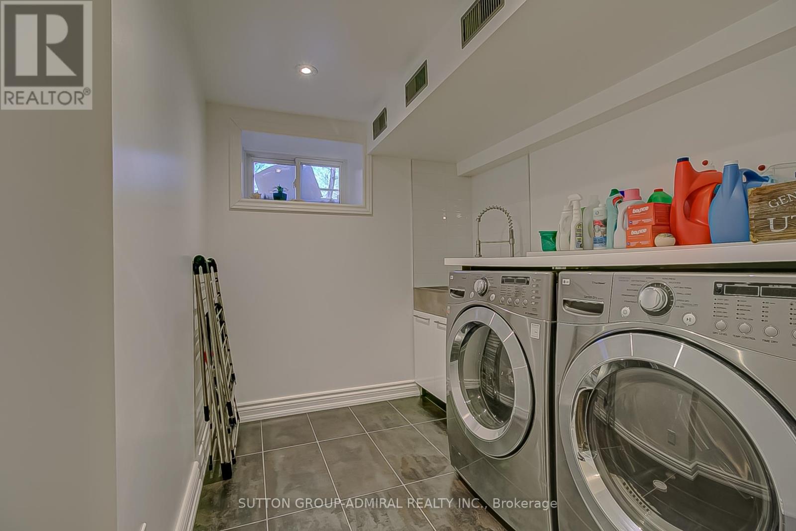 72 Baby Point Road, Toronto, Ontario  M6S 2G3 - Photo 34 - W12106083