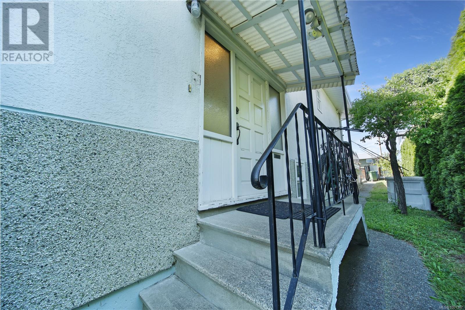 Property at 4571 Redford St image 5