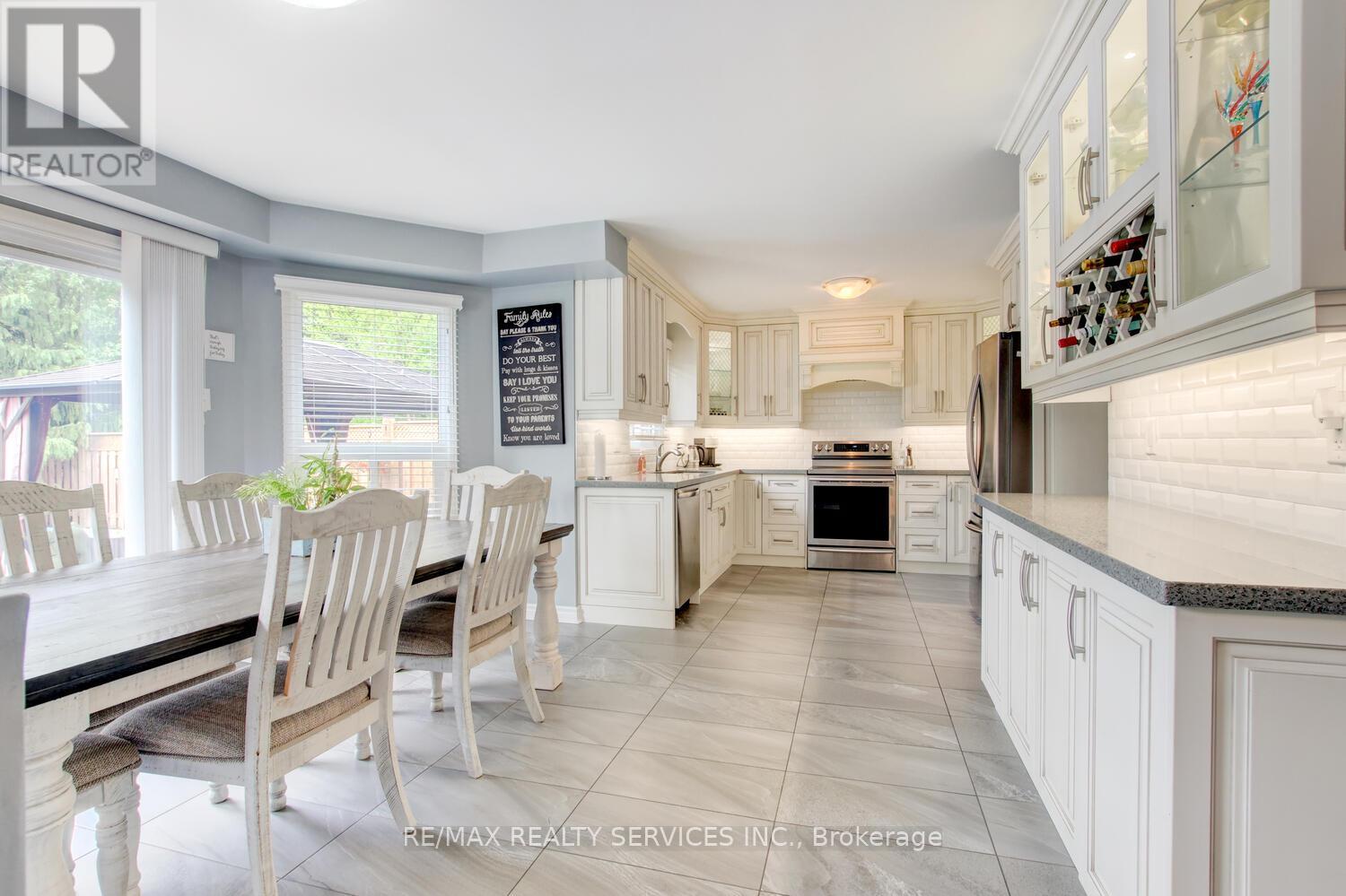 119 Kenpark Avenue, Brampton, Ontario  L6Z 3J9 - Photo 8 - W12183605