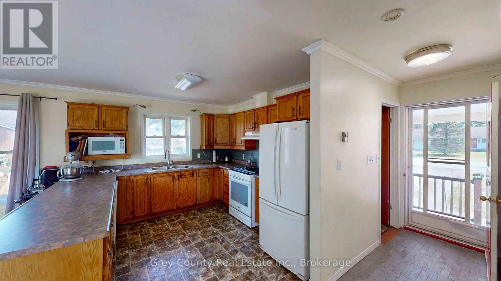 101841 Grey Road 5 Road, Georgian Bluffs, Ontario  N4K 5N5 - Photo 12 - X12066782