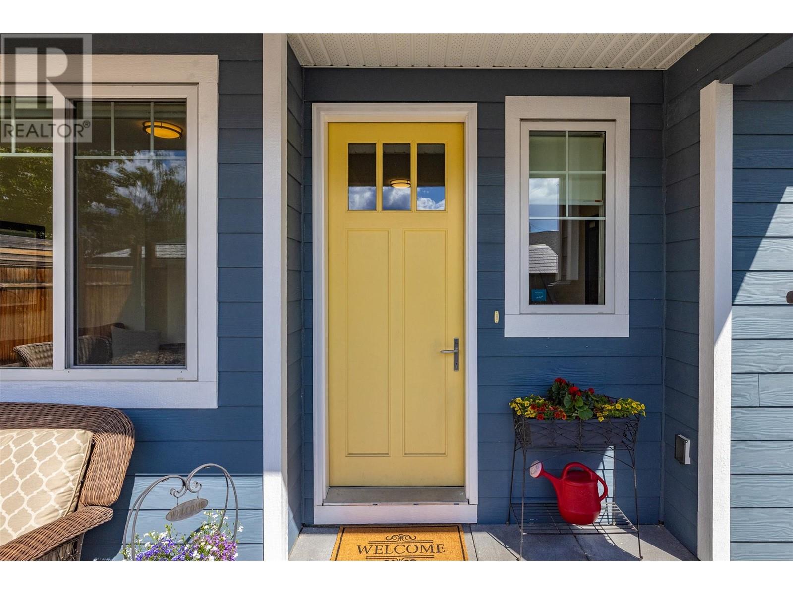 878 Stockwell Avenue, Kelowna, BC V1Y6V9