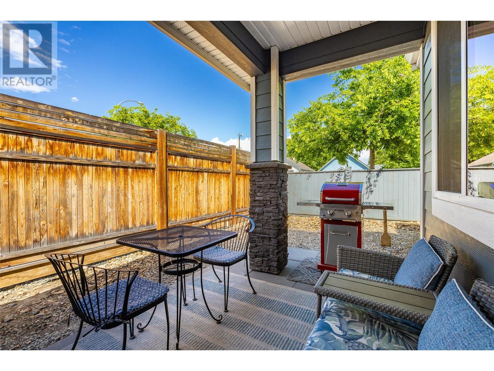 878 Stockwell Avenue, Kelowna, BC V1Y6V9