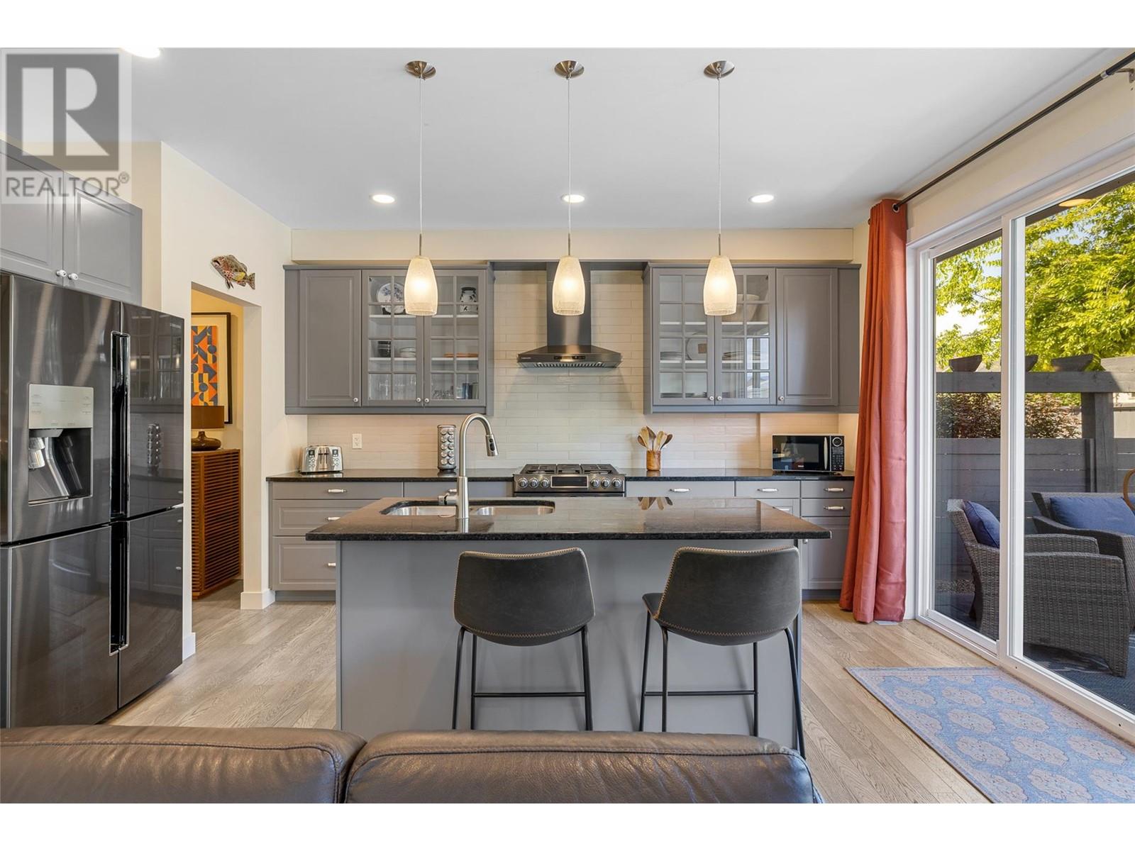 878 Stockwell Avenue, Kelowna, British Columbia  V1Y 6V9 - Photo 8 - 10349141