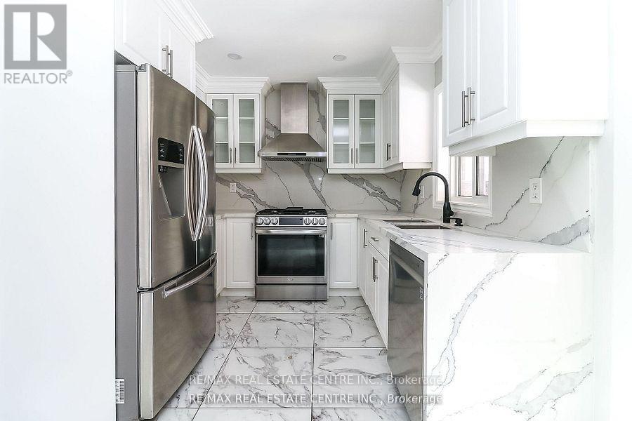 25 Meadowlark Road, Barrie, Ontario  L4M 6C8 - Photo 10 - S12177449
