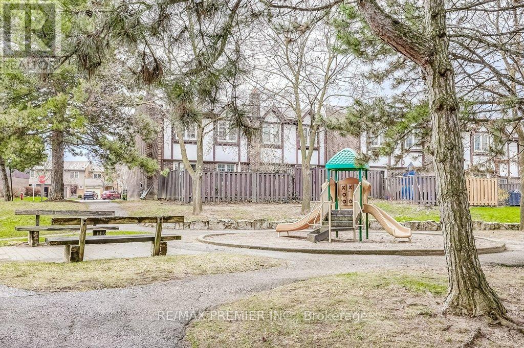 20 - 1951 Rathburn Road, Mississauga (Rathwood), Ontario  L4W 2N9 - Photo 37 - W12098239