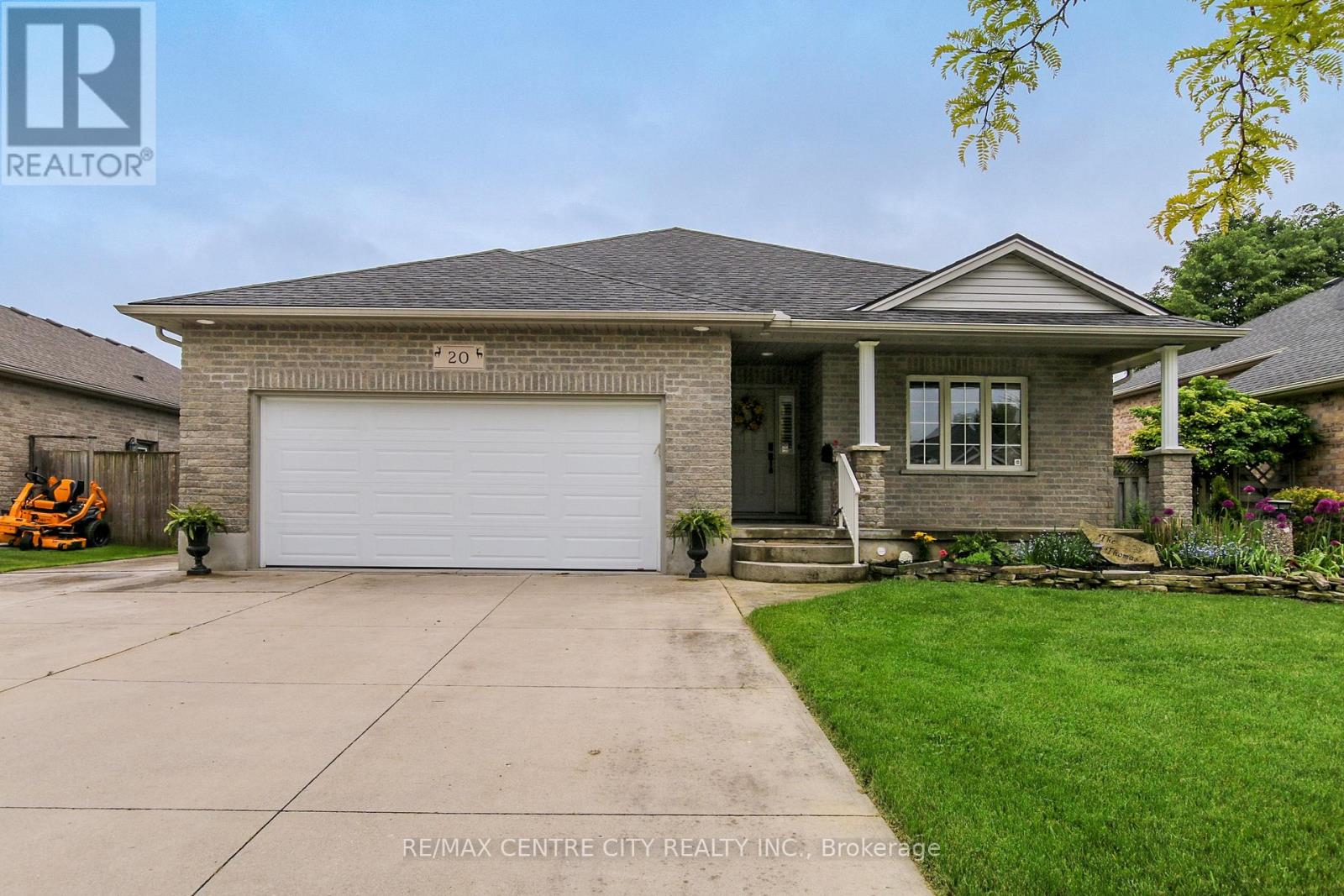 20 STEEPLECHASE COURT, St. Thomas, Ontario