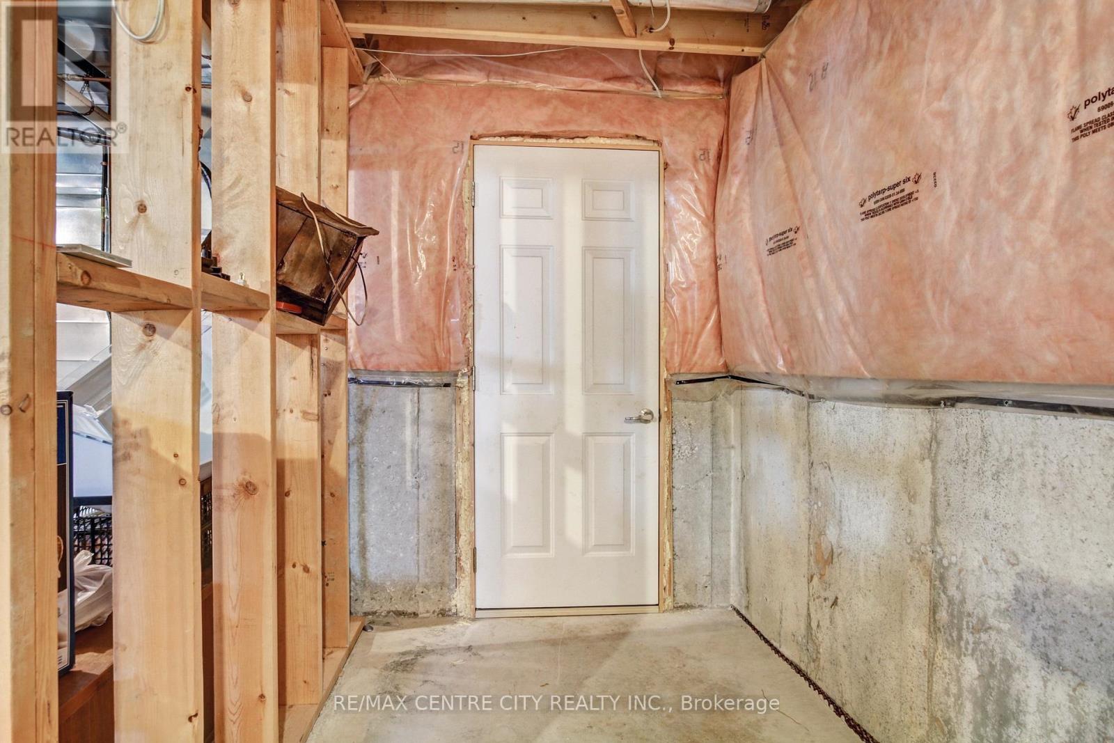 Photo 18 of 26 for 20 Steeplechase Court
