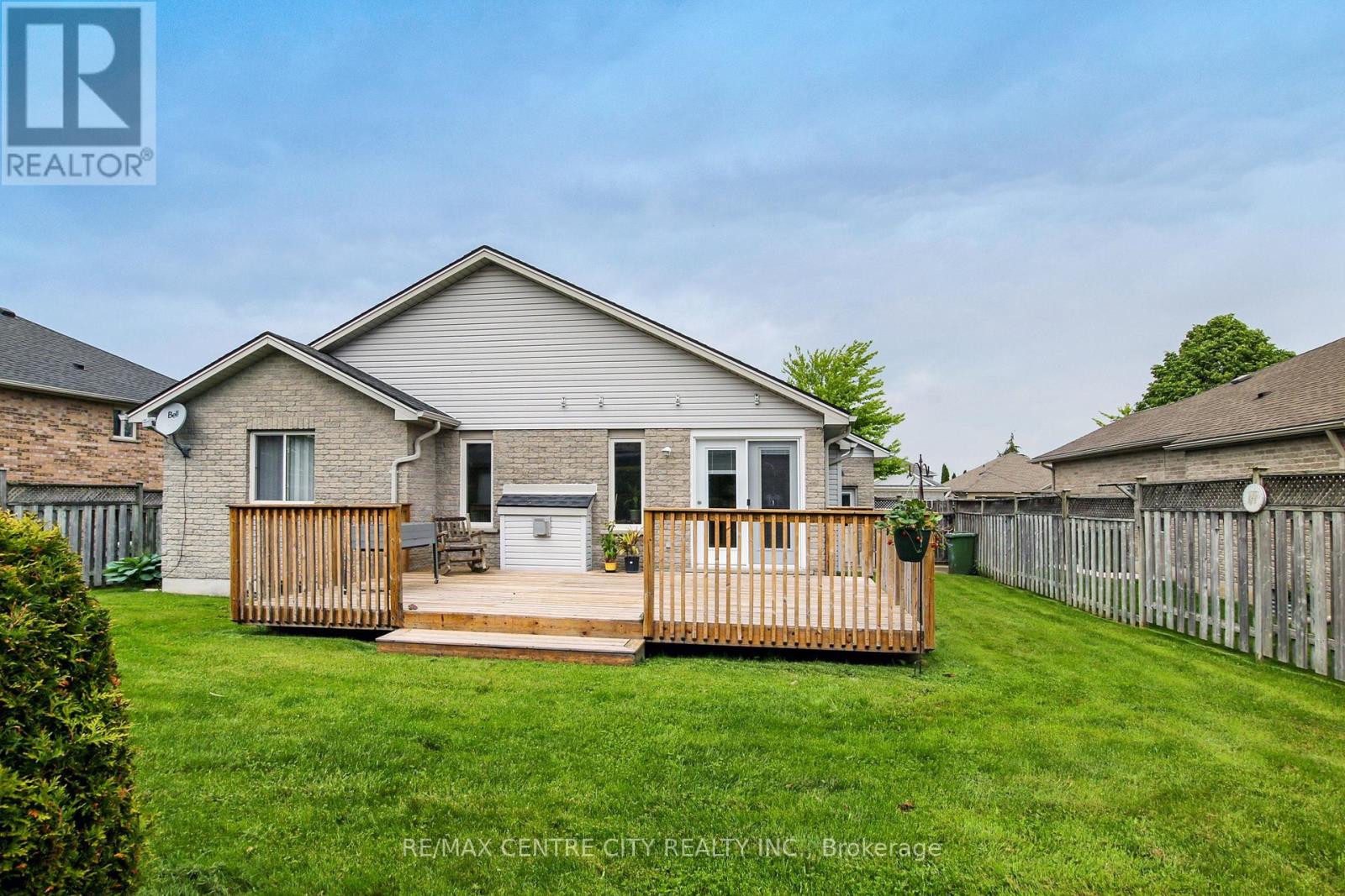 20 Steeplechase Court, St. Thomas, Ontario  N5R 6H5 - Photo 25 - X12184469