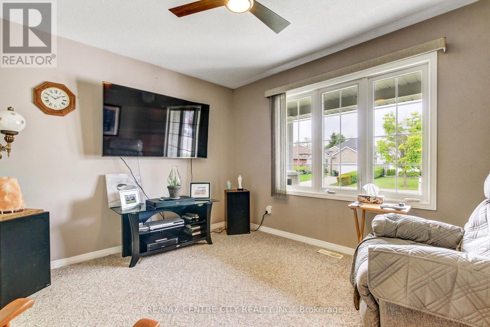 Photo 5 of 26 for 20 Steeplechase Court