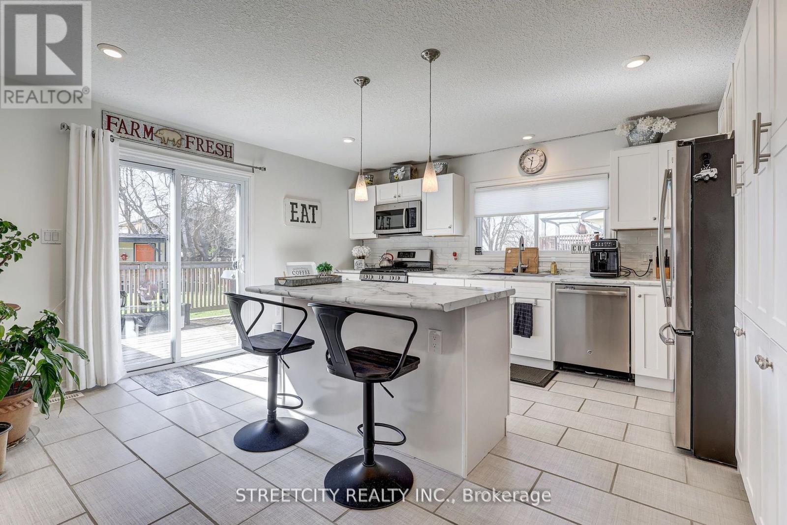 236 Marsh Line, Dutton/dunwich, Ontario  N0L 1J0 - Photo 23 - X12184473