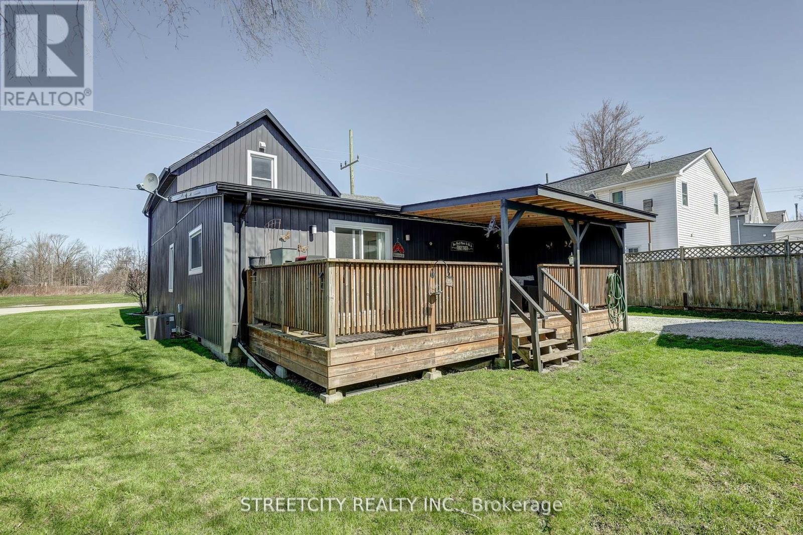 236 Marsh Line, Dutton/dunwich, Ontario  N0L 1J0 - Photo 8 - X12184473