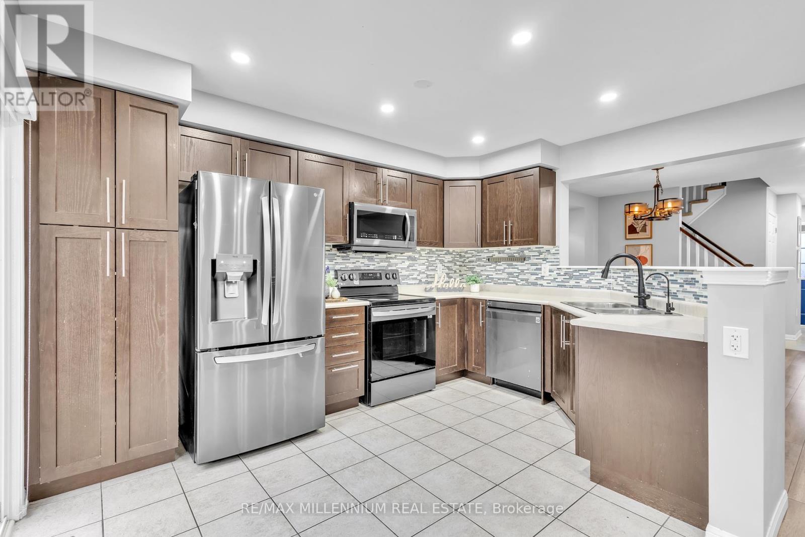 166 Silverthorne Drive, Cambridge, Ontario  N3C 0C3 - Photo 19 - X12132814