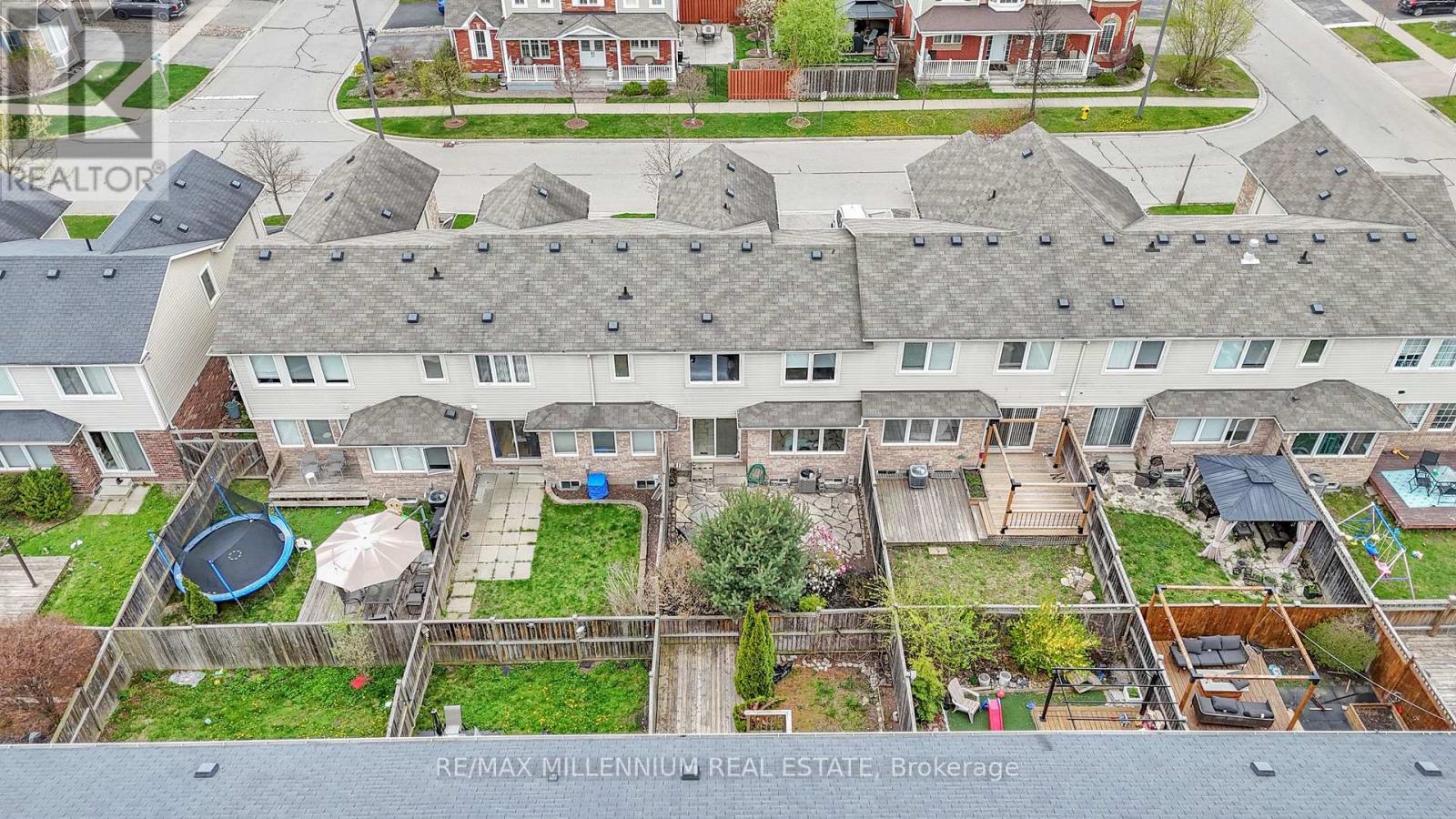 166 Silverthorne Drive, Cambridge, Ontario  N3C 0C3 - Photo 5 - X12132814