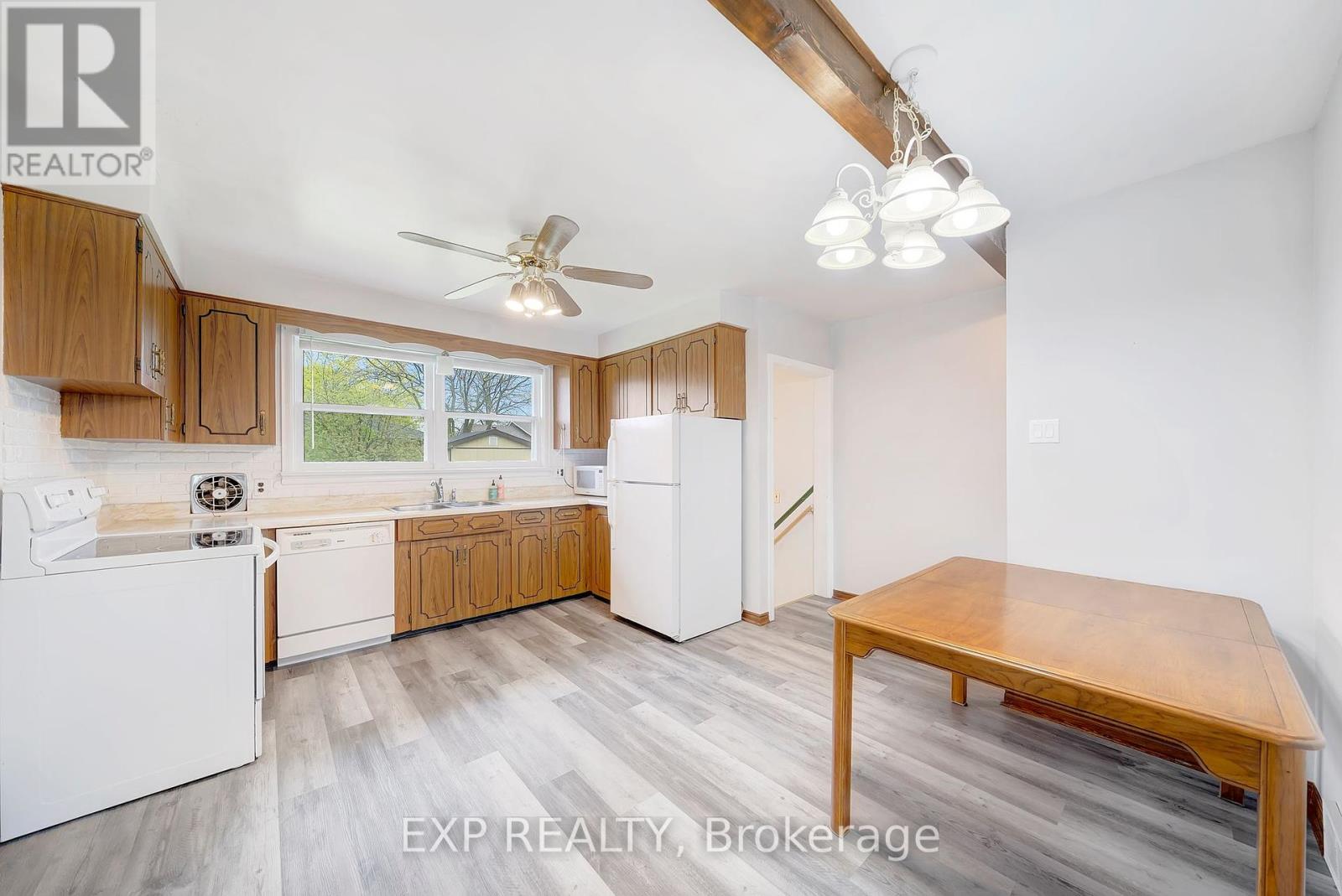 62 Forster Street, St. Catharines, Ontario  L2N 2A5 - Photo 8 - X12125272