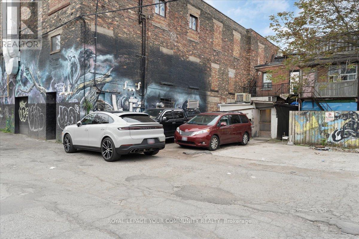 676 Bloor Street W, Toronto (Annex), Ontario  M6G 1L2 - Photo 32 - C12184407