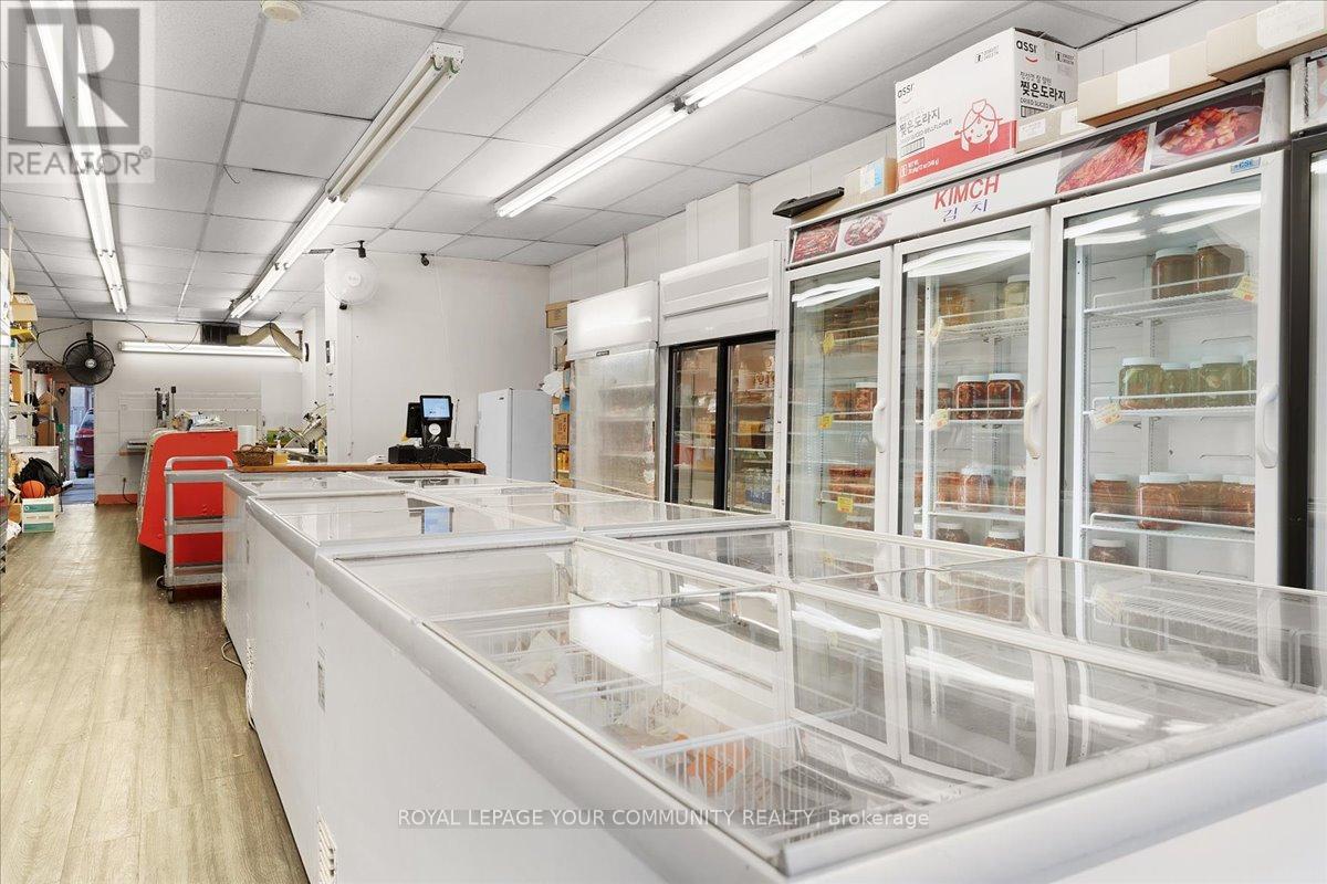 676 Bloor Street W, Toronto (Annex), Ontario  M6G 1L2 - Photo 4 - C12184407