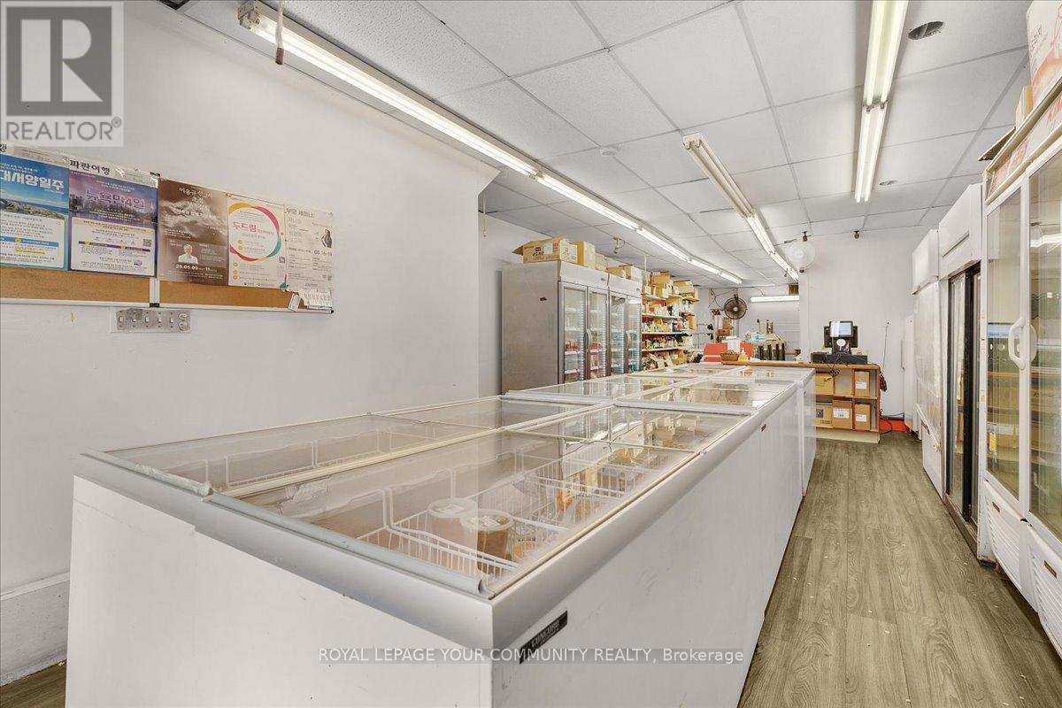 676 Bloor Street W, Toronto (Annex), Ontario  M6G 1L2 - Photo 5 - C12184407