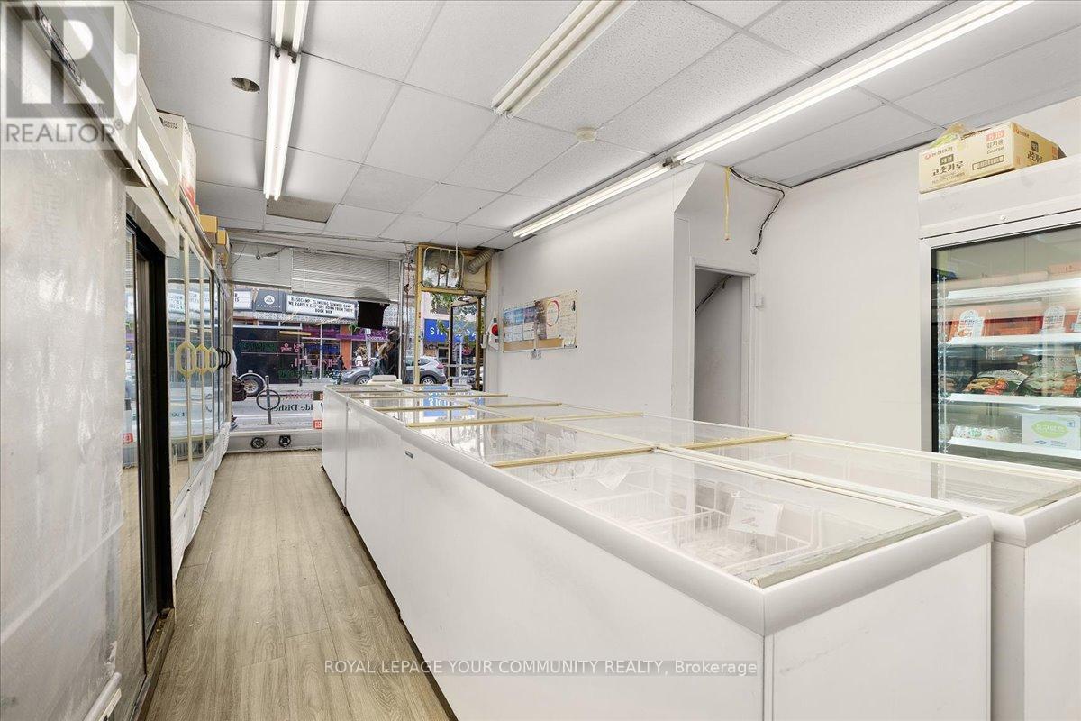 676 Bloor Street W, Toronto (Annex), Ontario  M6G 1L2 - Photo 6 - C12184407
