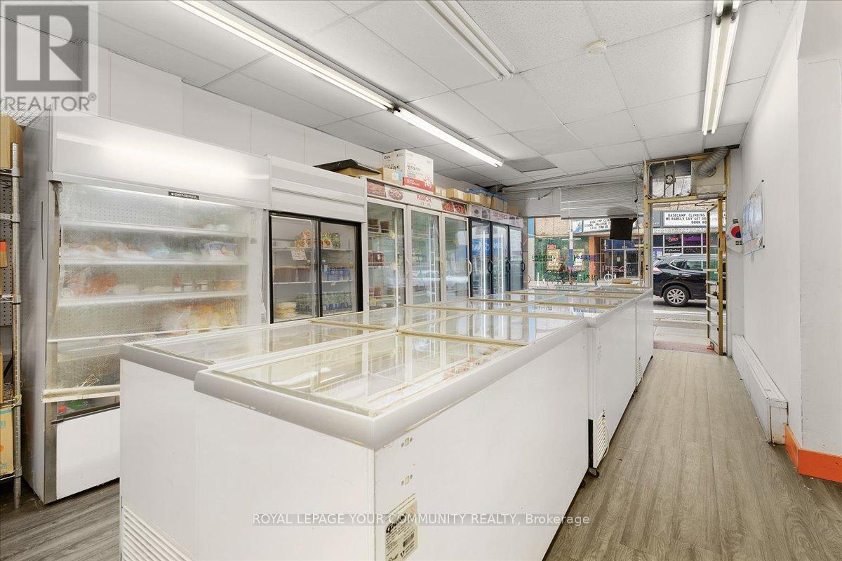 676 Bloor Street W, Toronto (Annex), Ontario  M6G 1L2 - Photo 8 - C12184407