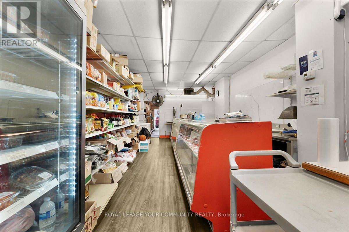 676 Bloor Street W, Toronto (Annex), Ontario  M6G 1L2 - Photo 9 - C12184407