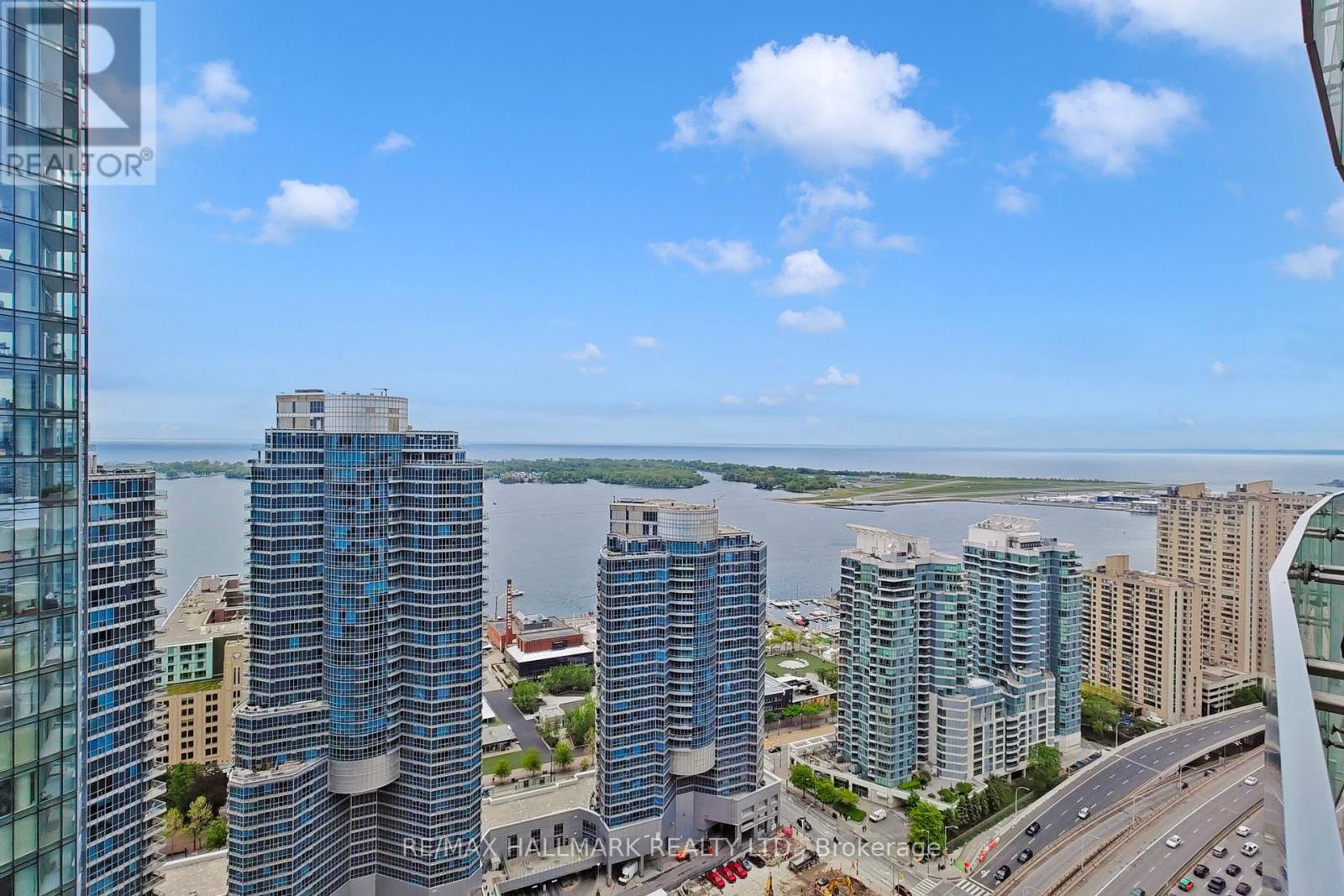 3302 - 12 York Street, Toronto (Waterfront Communities), Ontario  M5J 0A9 - Photo 1 - C12184441