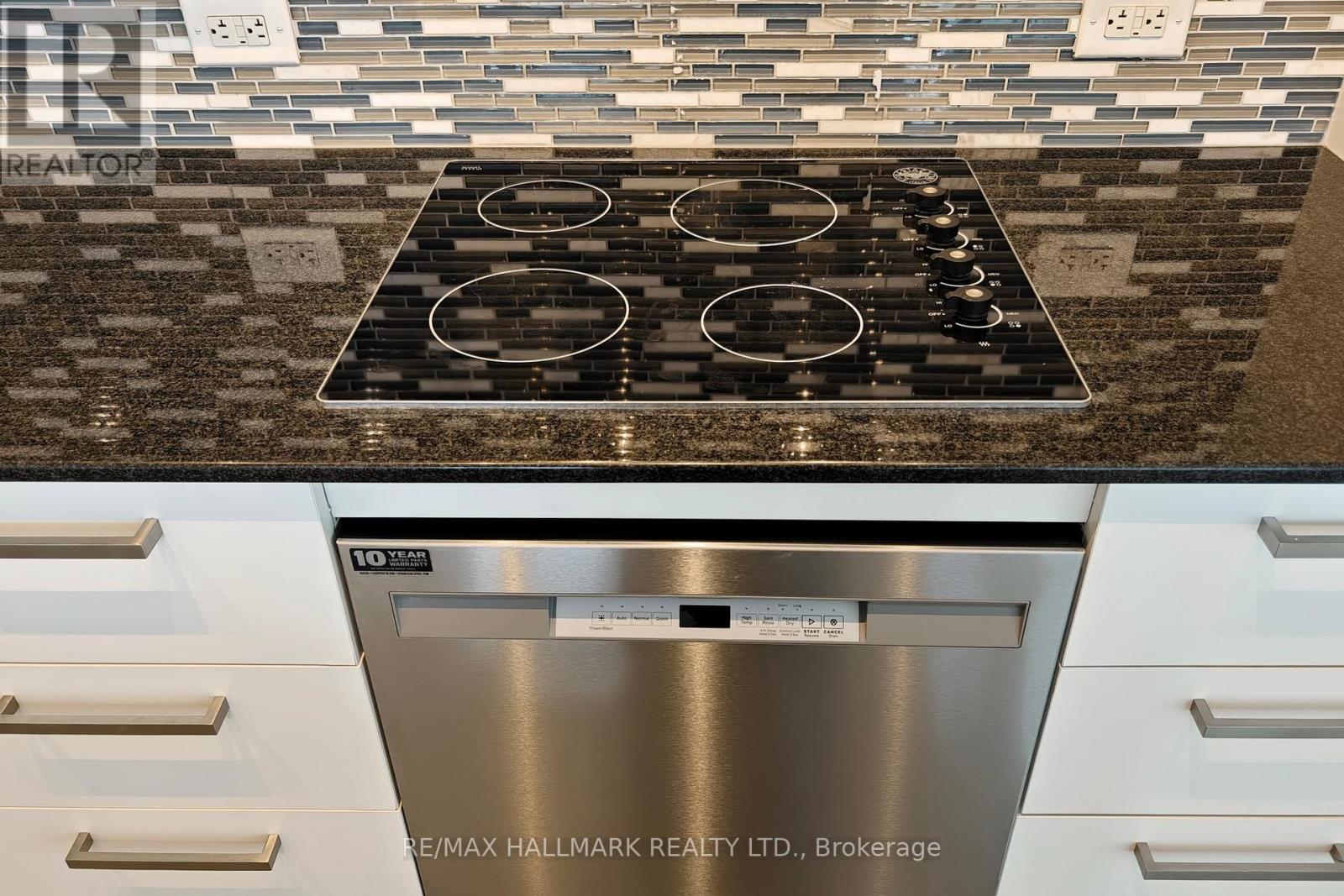 3302 - 12 York Street, Toronto (Waterfront Communities), Ontario  M5J 0A9 - Photo 13 - C12184441