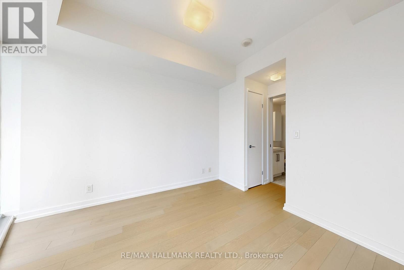 3302 - 12 York Street, Toronto (Waterfront Communities), Ontario  M5J 0A9 - Photo 17 - C12184441