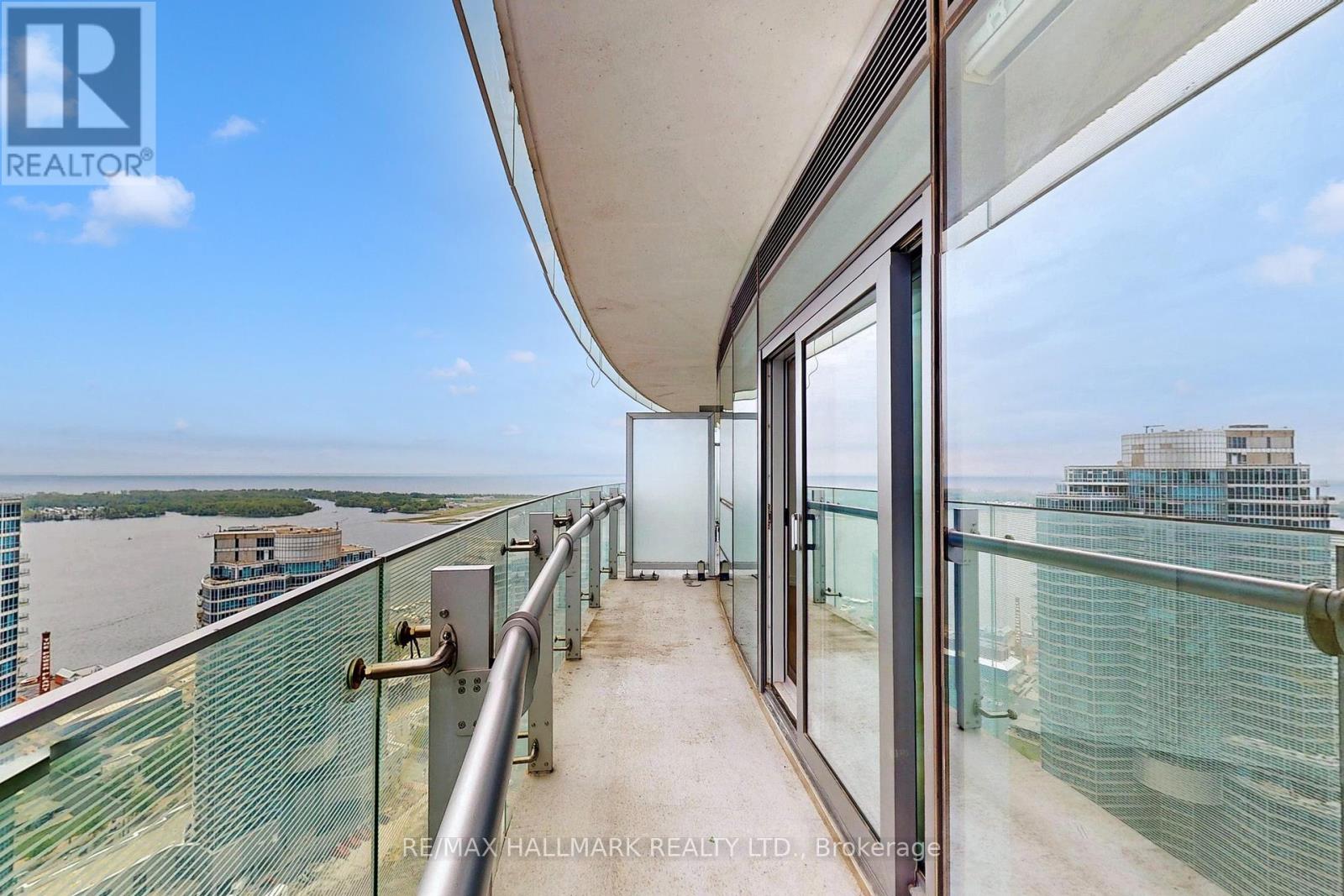 3302 - 12 York Street, Toronto (Waterfront Communities), Ontario  M5J 0A9 - Photo 2 - C12184441