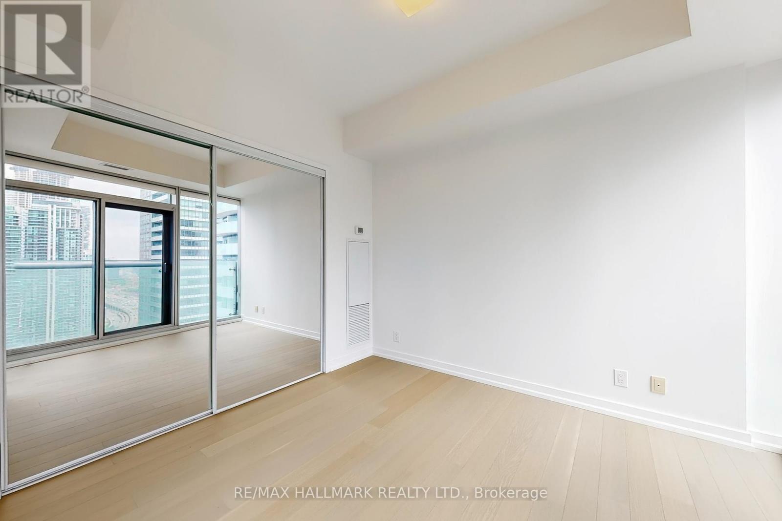 3302 - 12 York Street, Toronto (Waterfront Communities), Ontario  M5J 0A9 - Photo 26 - C12184441
