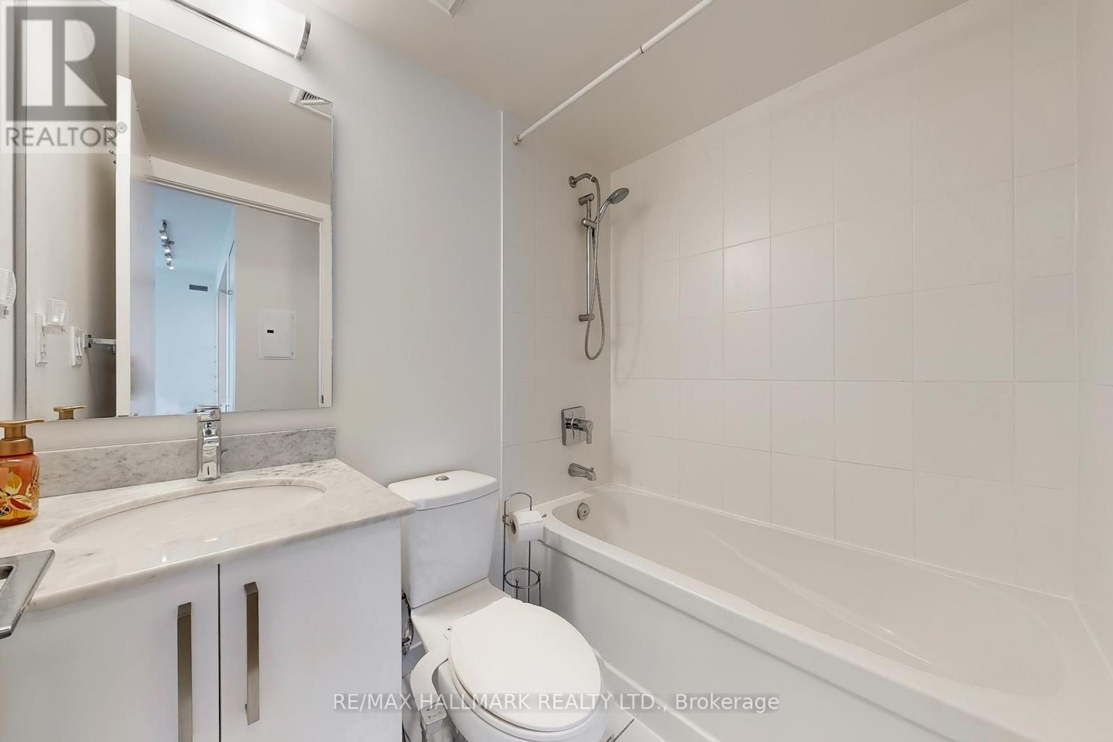 3302 - 12 York Street, Toronto (Waterfront Communities), Ontario  M5J 0A9 - Photo 27 - C12184441