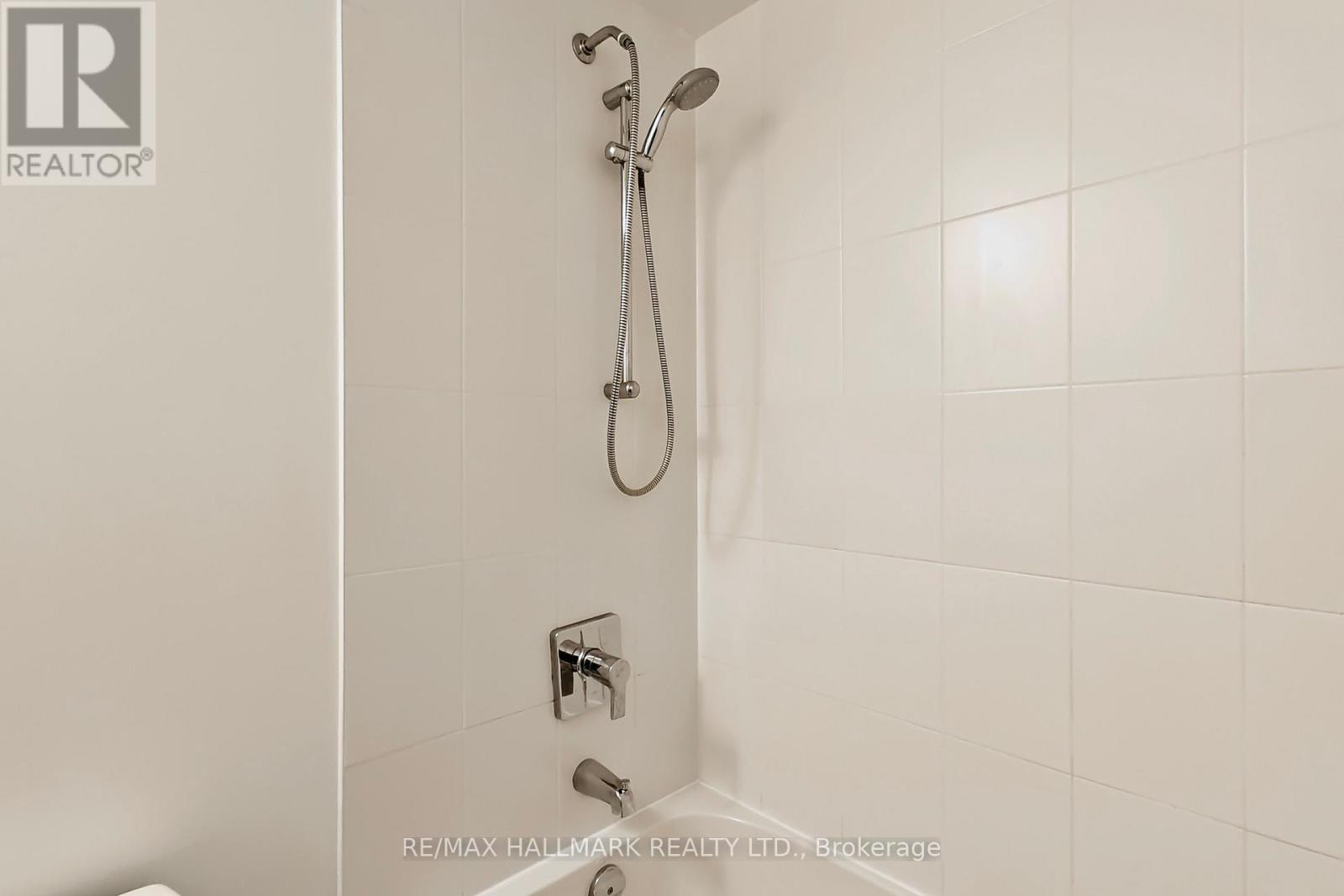 3302 - 12 York Street, Toronto (Waterfront Communities), Ontario  M5J 0A9 - Photo 29 - C12184441