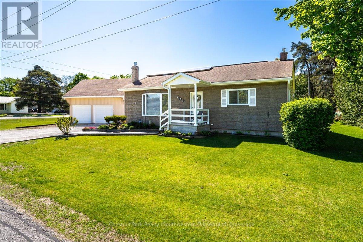 31 Sunset Street, East Gwillimbury, Ontario  L9N 1H1 - Photo 5 - N12178655