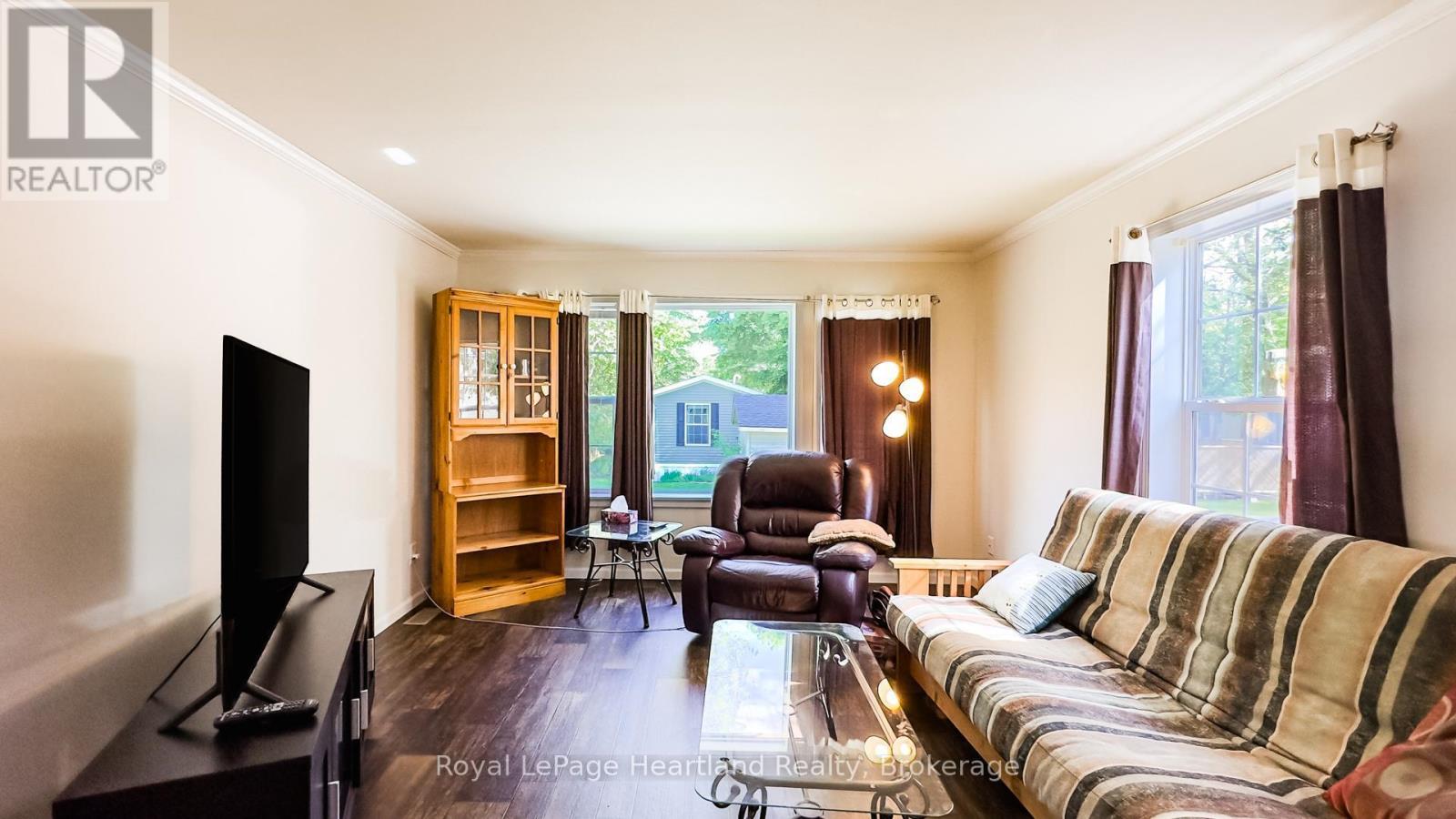 10 Bloomsbury Drive, Ashfield-Colborne-Wawanosh, Ontario  N7A 3Y3 - Photo 14 - X12165812