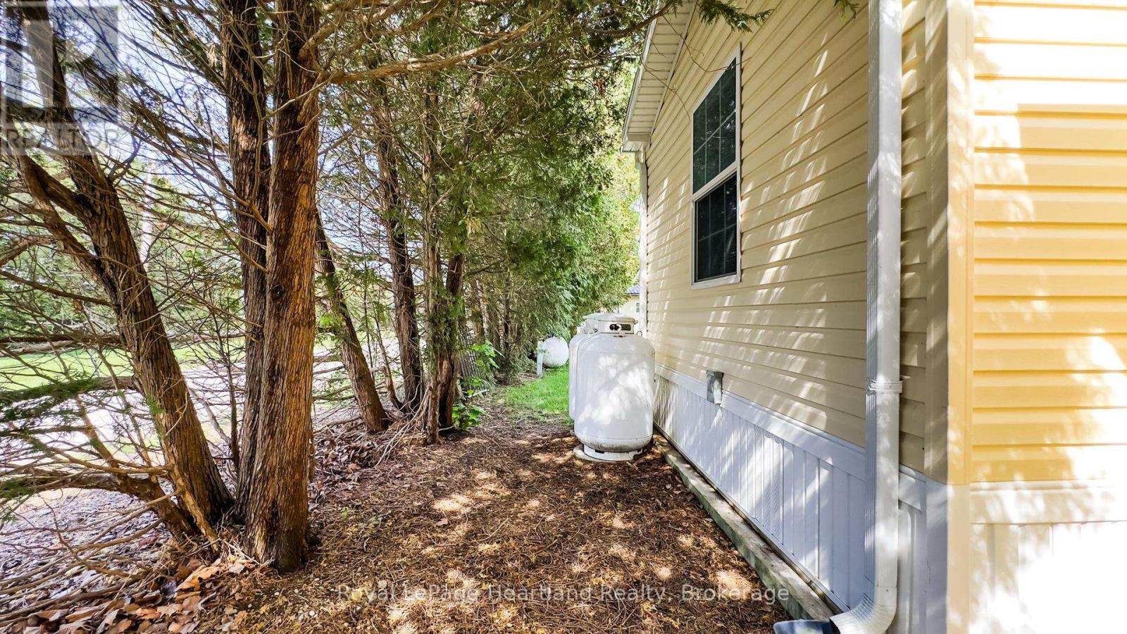 10 Bloomsbury Drive, Ashfield-Colborne-Wawanosh, Ontario  N7A 3Y3 - Photo 44 - X12165812