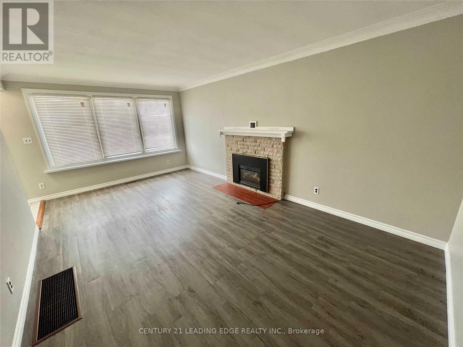 Main - 214 Gibbons Street, Oshawa, Ontario  L1J 4Y4 - Photo 3 - E12184383