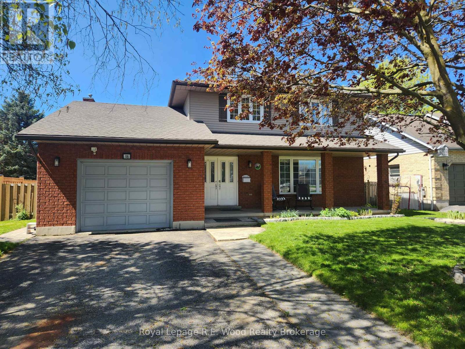 98 Allen Street, Tillsonburg photo number 2 98 Allen Street, Tillsonburg photo number 2