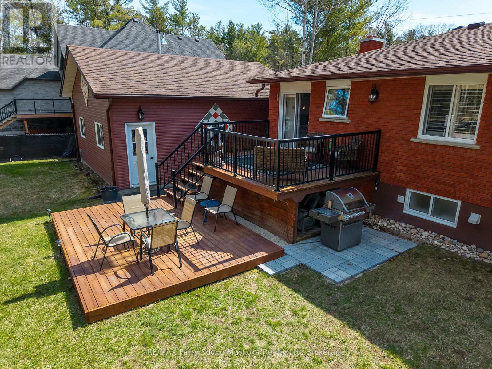 49 Stocco Circle, Tiny, Ontario  L0L 2T0 - Photo 11 - S12184455