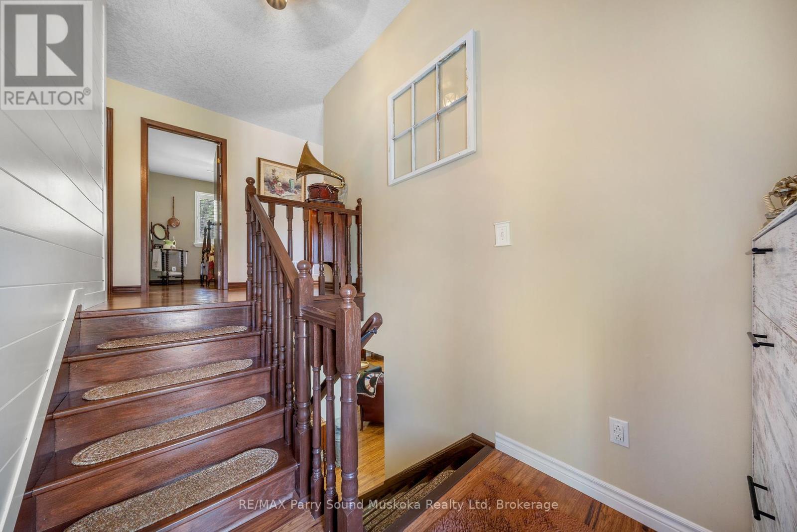 49 Stocco Circle, Tiny, Ontario  L0L 2T0 - Photo 14 - S12184455
