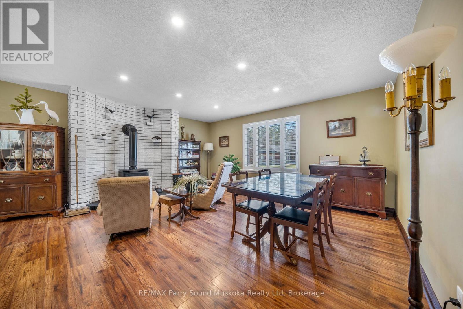 49 Stocco Circle, Tiny, Ontario  L0L 2T0 - Photo 16 - S12184455