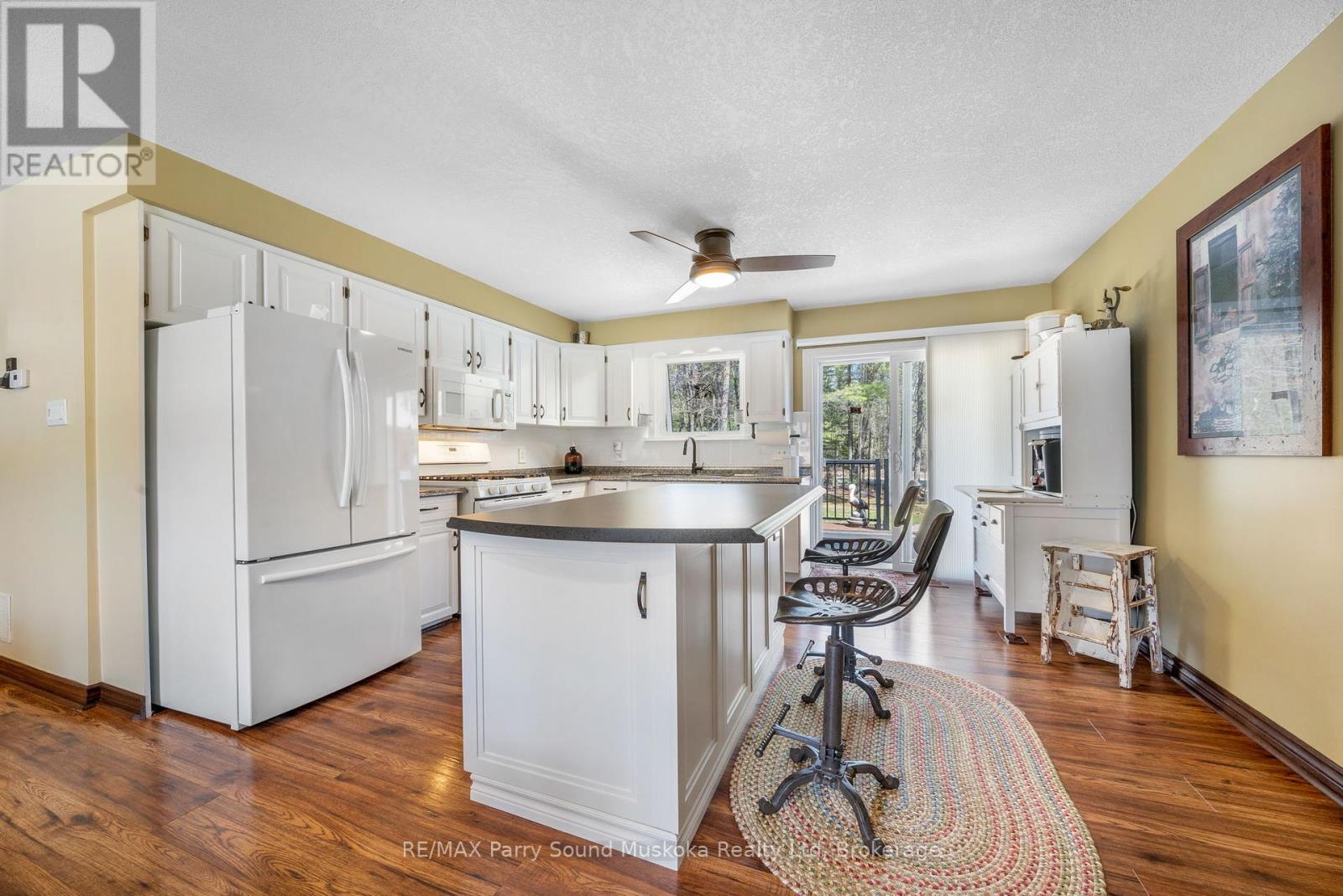 49 Stocco Circle, Tiny, Ontario  L0L 2T0 - Photo 20 - S12184455