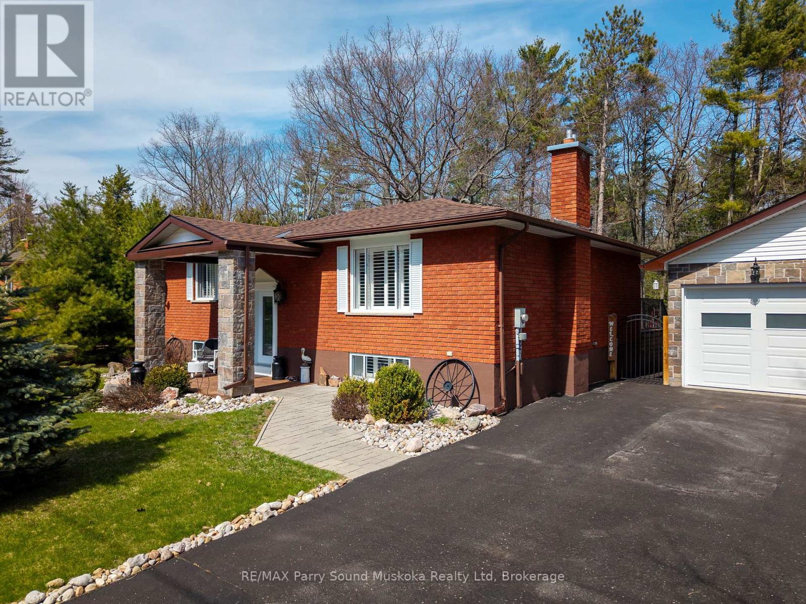 Property at 49 STOCCO CIRCLE image 3