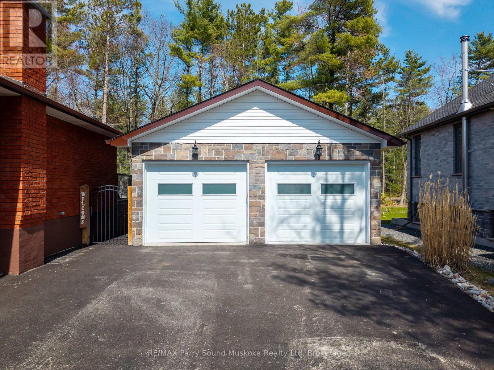 Property at 49 STOCCO CIRCLE image 4