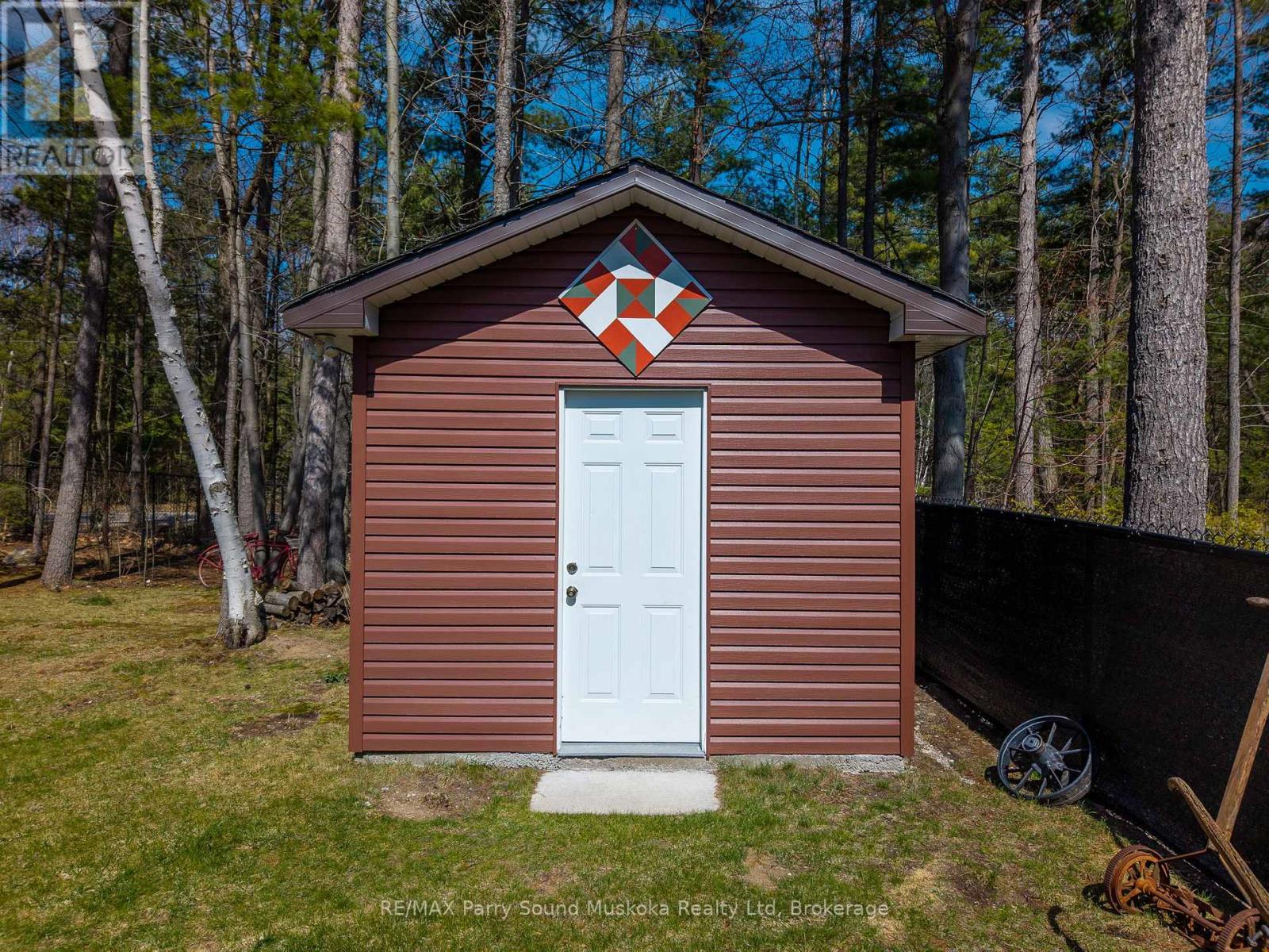 49 Stocco Circle, Tiny, Ontario  L0L 2T0 - Photo 8 - S12184455