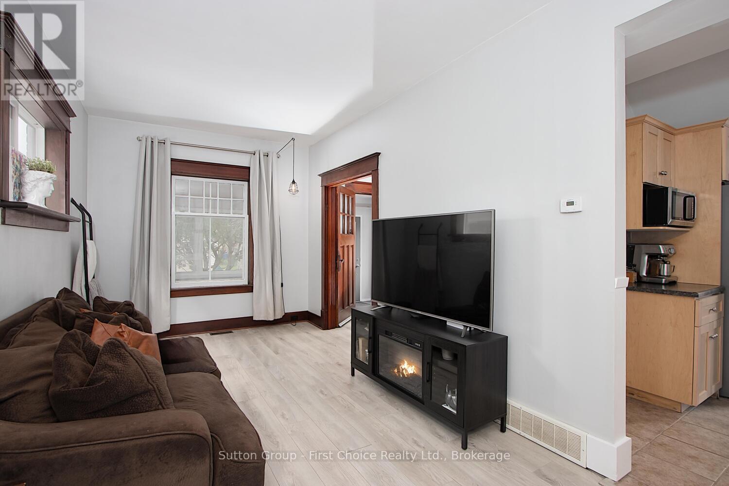 62 Louise Street, Stratford, Ontario  N5A 2E4 - Photo 11 - X12184465