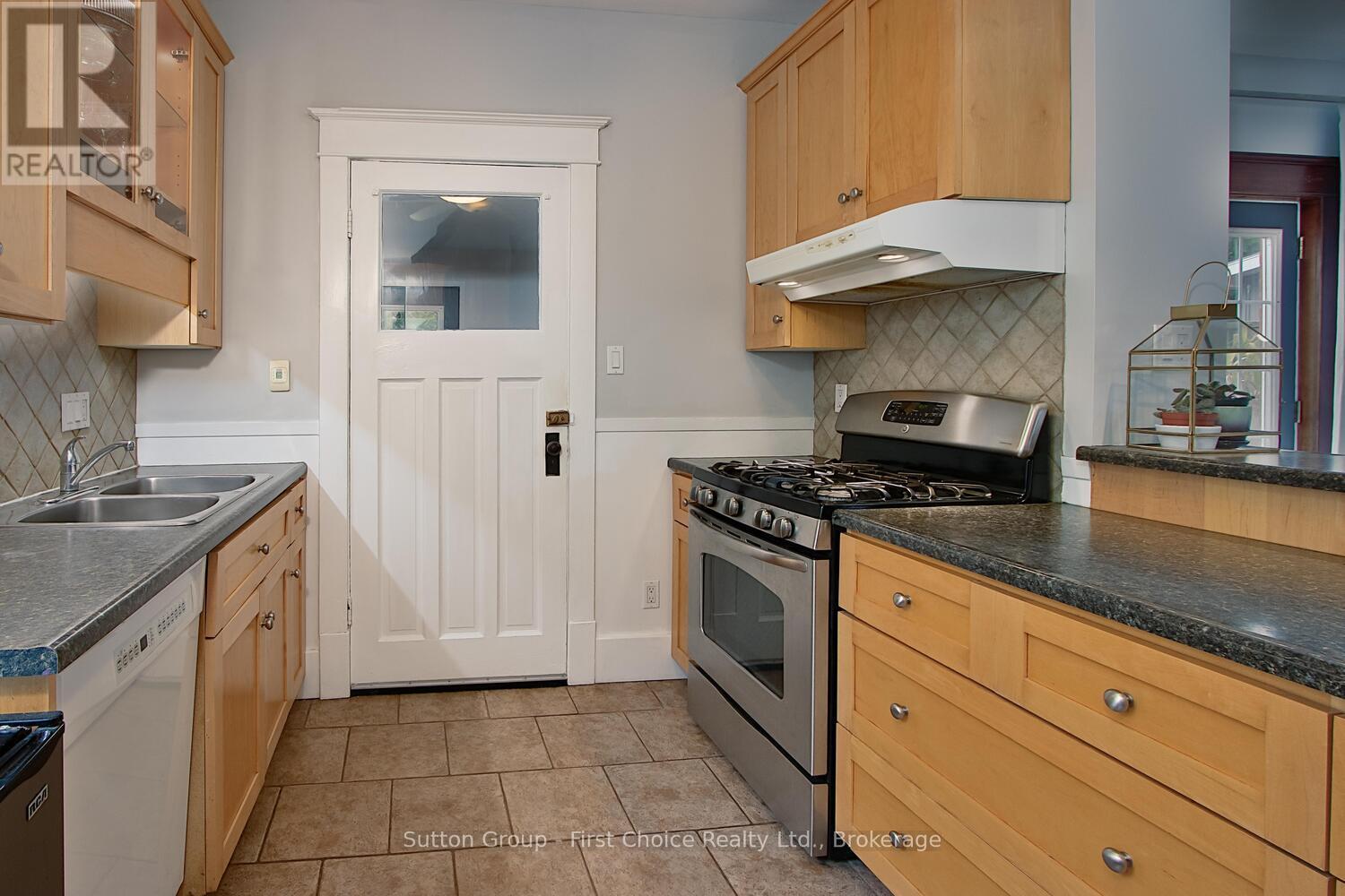 62 Louise Street, Stratford, Ontario  N5A 2E4 - Photo 17 - X12184465