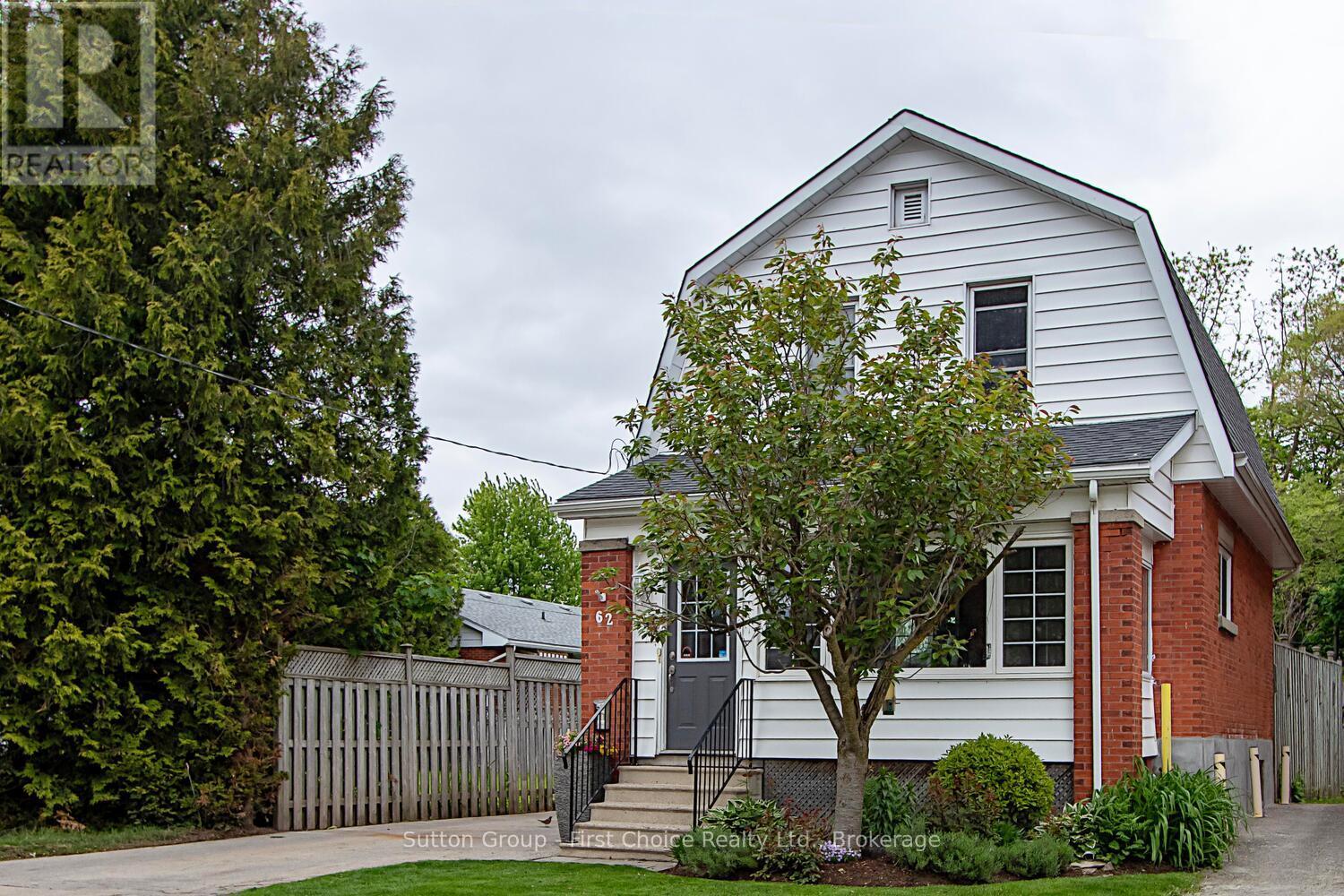 62 Louise Street, Stratford, Ontario  N5A 2E4 - Photo 3 - X12184465