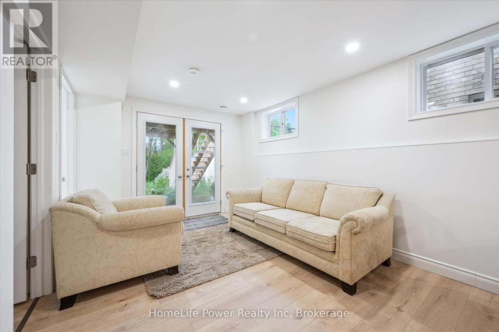 193 Macalister Boulevard, Guelph, Ontario  N1G 0G8 - Photo 33 - X12184546