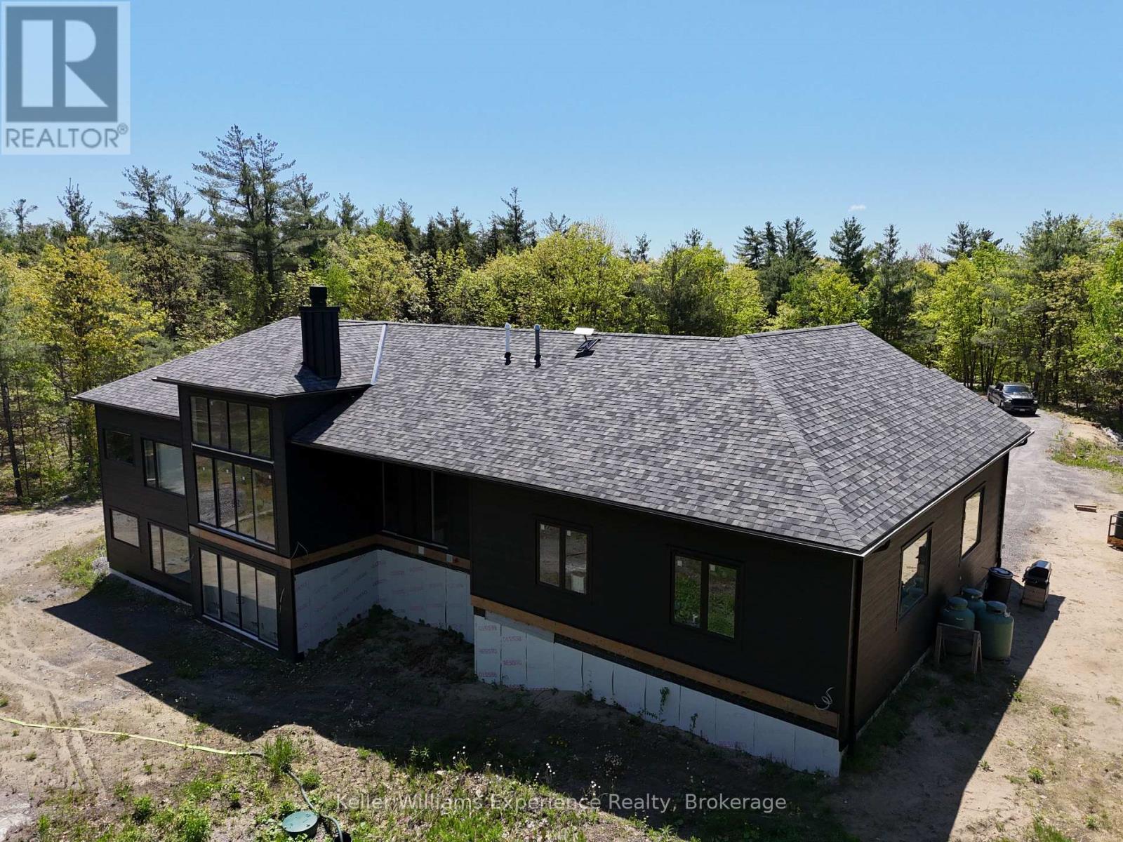 1052 BUCKEYE ROAD, Muskoka Lakes, Ontario